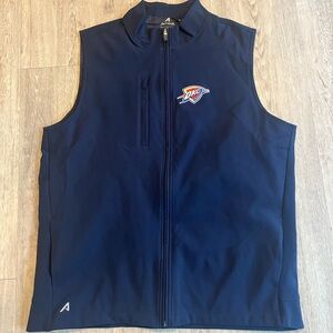NWT - OKC Thunder navy vest men’s